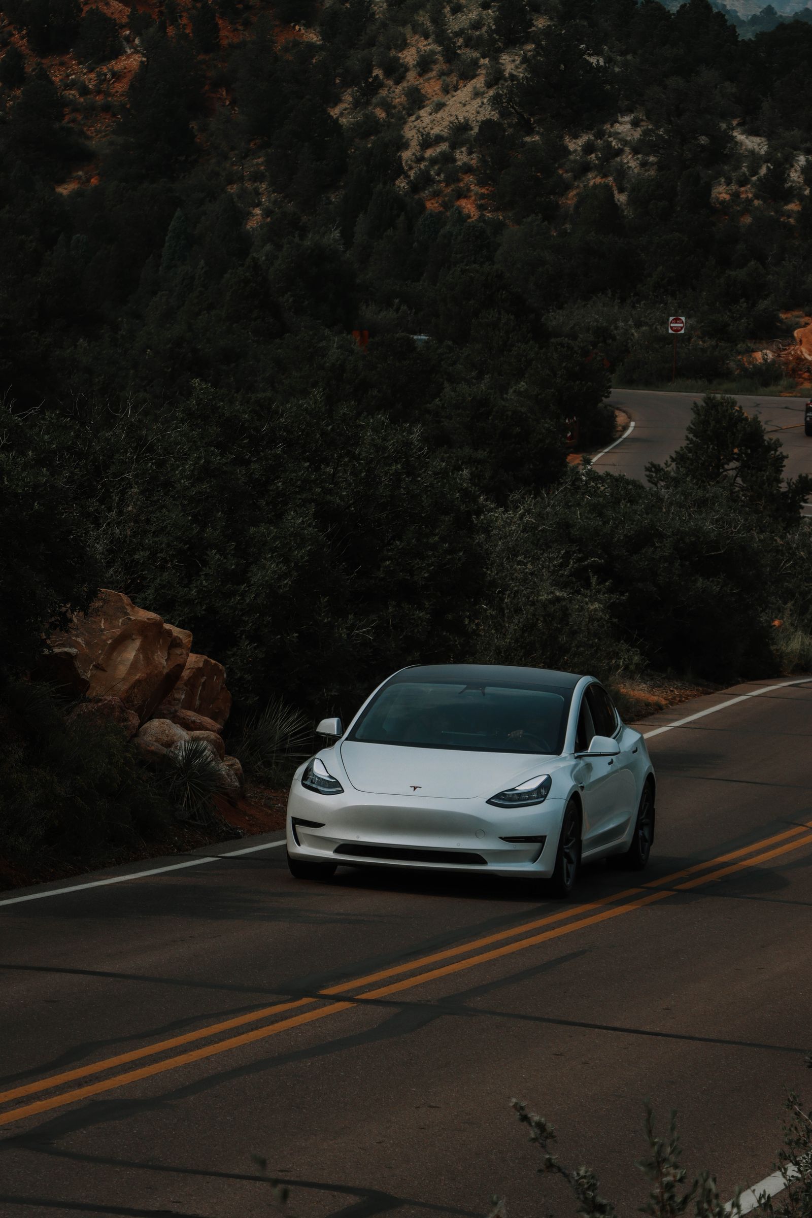 Self-driving car sensors